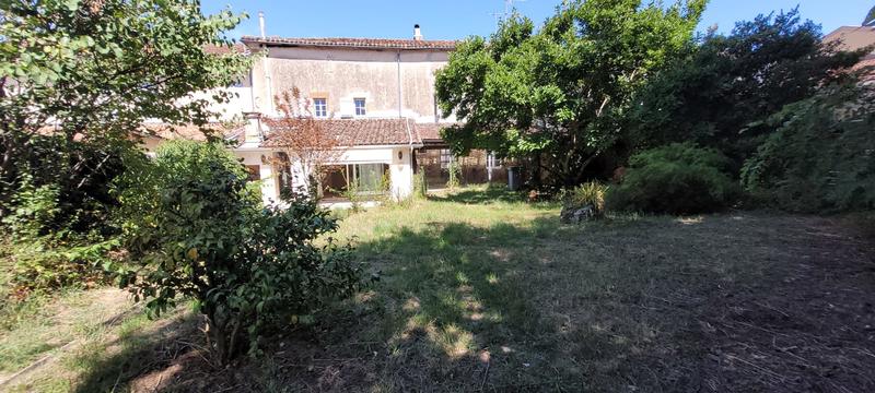 Maison - 210 m² - 8 pièces