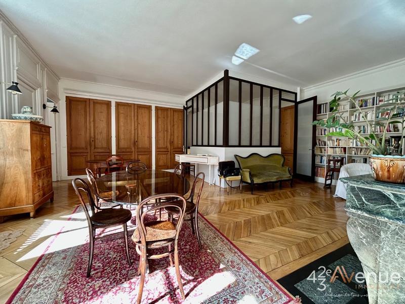 Appartement - 176 m² - 6 pièces