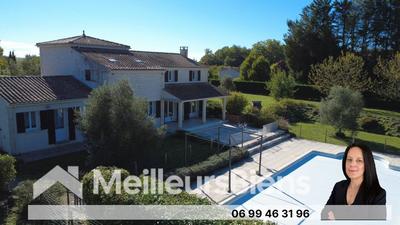 Maison - 265 m² - 1 pièce