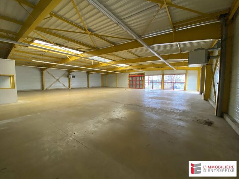 Local d'activité / Entrepôt - 630 m²