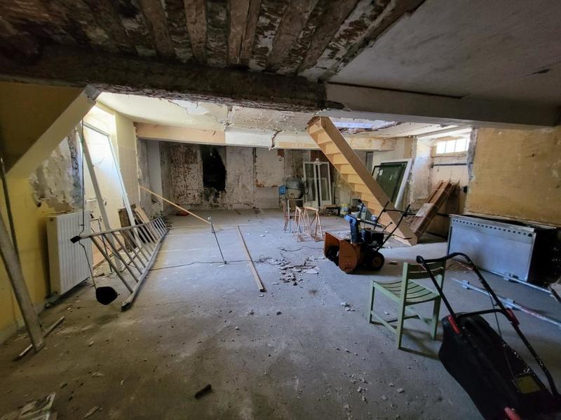 Maison - 600 m² - 12 pièces