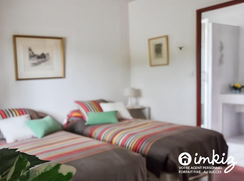 Maison - 206 m² - 7 pièces