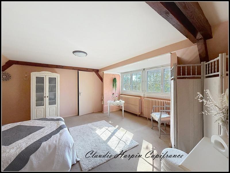 Maison - 220 m² - 8 pièces