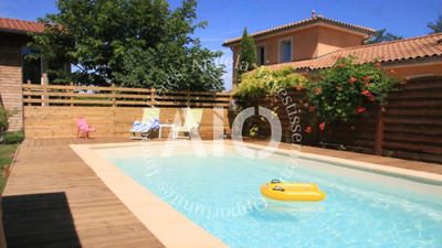 Maison - 360 m² - 10 pièces