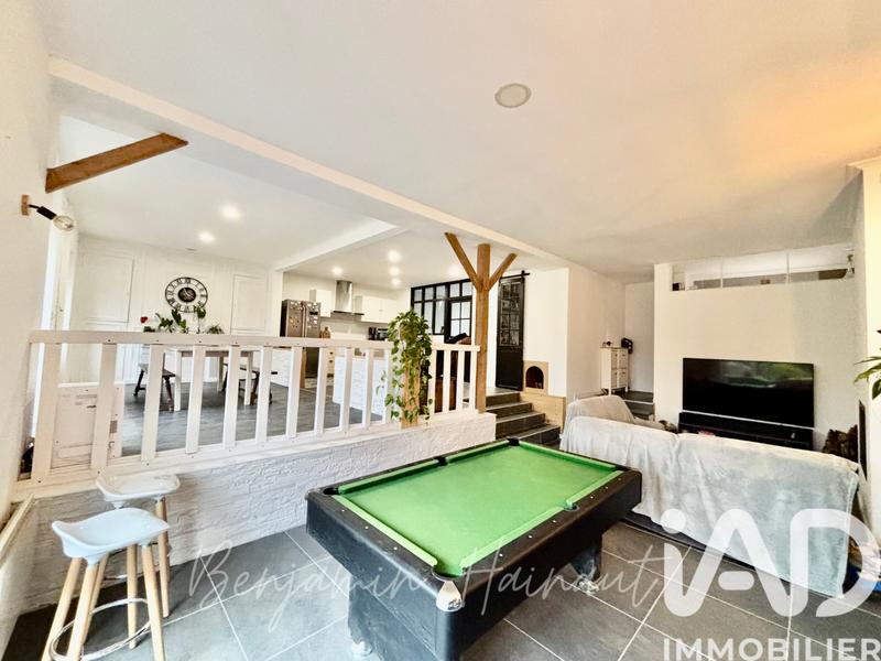 Maison - 250 m² - 8 pièces