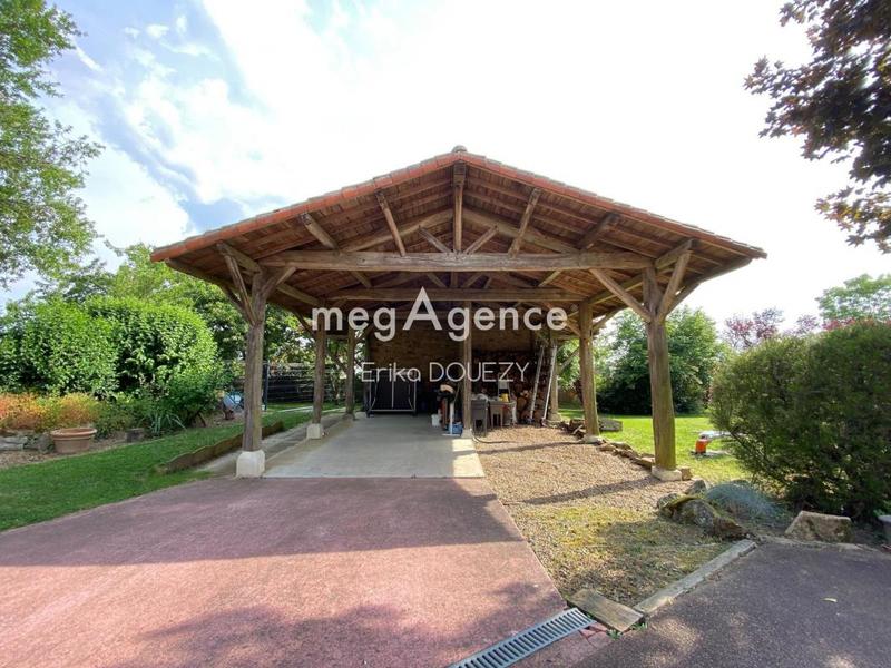 Maison - 245 m² - 9 pièces