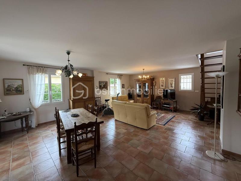 Maison traditionnelle - 131 m² - 6 pièces
