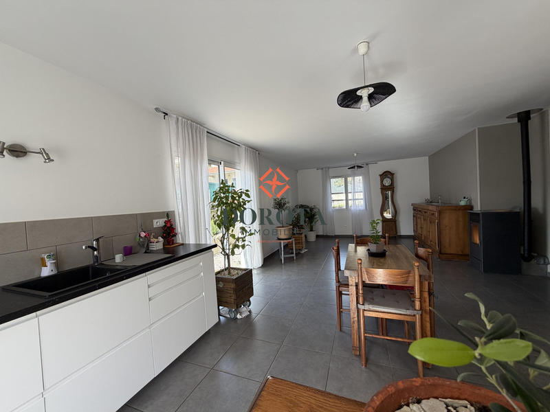 Maison - 90 m² - 4 pièces