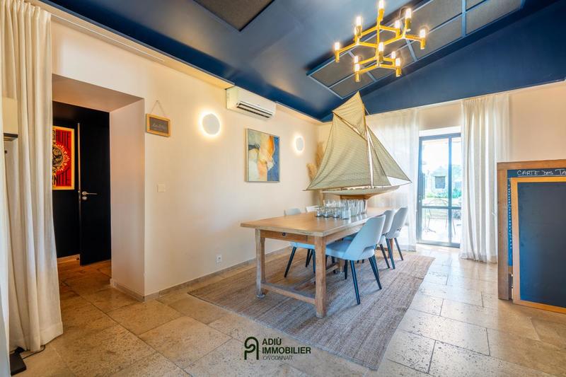 Mas - 340 m² - 7 pièces