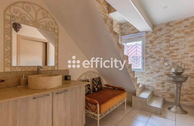 Villa - 181 m² - 7 pièces