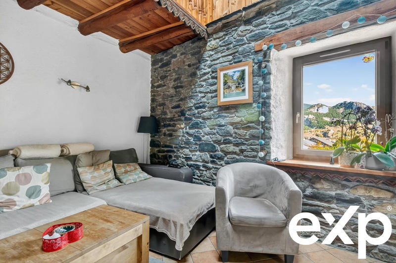 Maison - 438 m² - 12 pièces