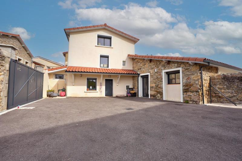 Maison - 222 m² - 5 pièces