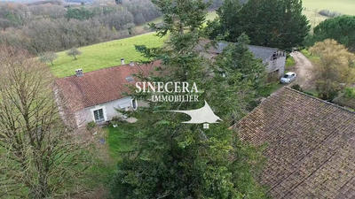 Maison - 200 m² - 6 pièces