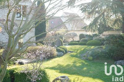 Maison - 670 m² - 20 pièces