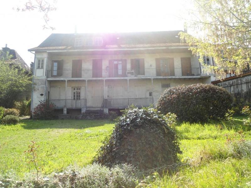 Propriété - 305 m² - 13 pièces