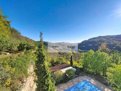 Villa - 152 m² - 8 pièces