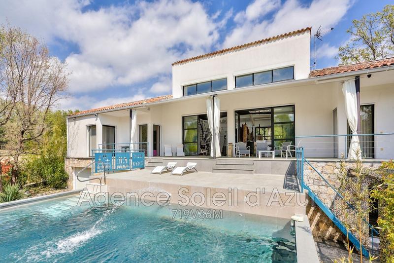 Maison contemporaine - 340 m² - 8 pièces