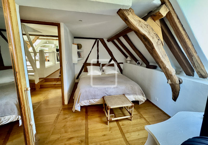 Maison - 290 m² - 11 pièces