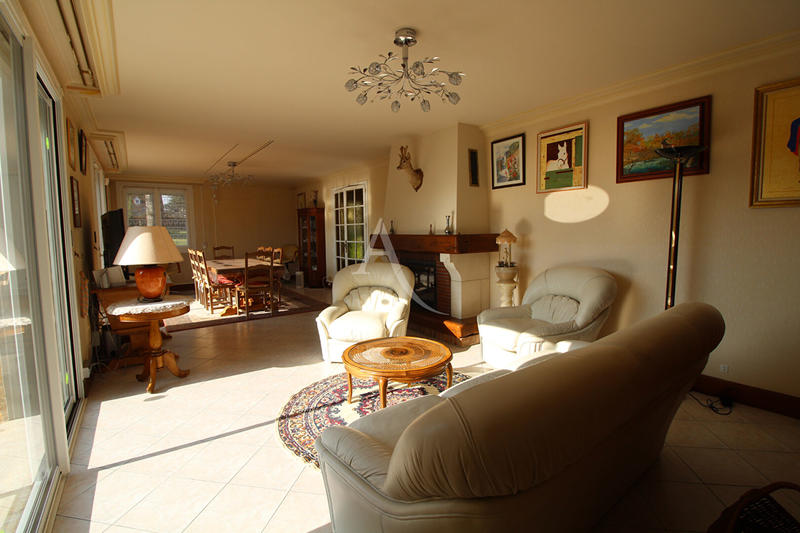 Maison - 430 m² - 7 pièces