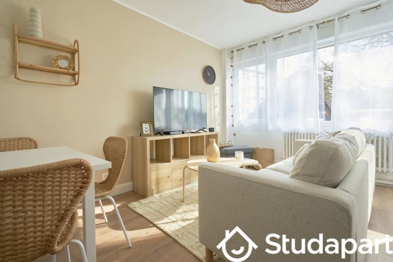 Chambre - 10 m² - 1 pièce