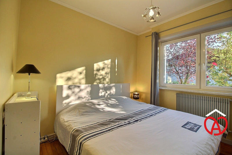 Maison - 216 m² - 8 pièces