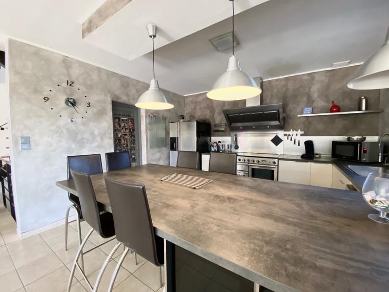 Maison - 200 m² - 6 pièces