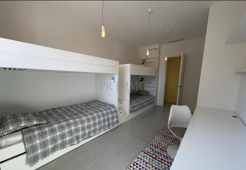 Villa - 180 m² - 7 pièces