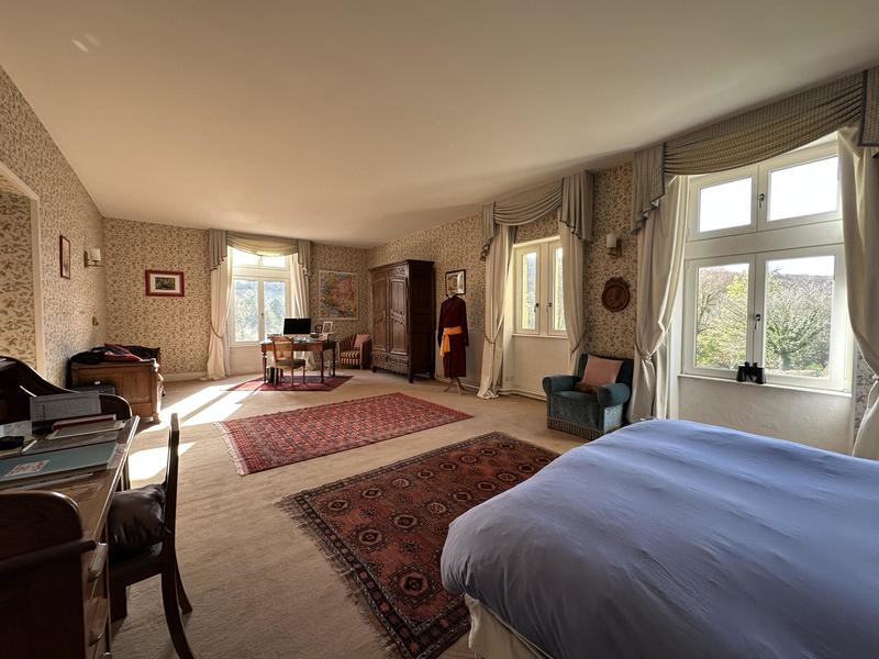 Propriété - 540 m² - 17 pièces