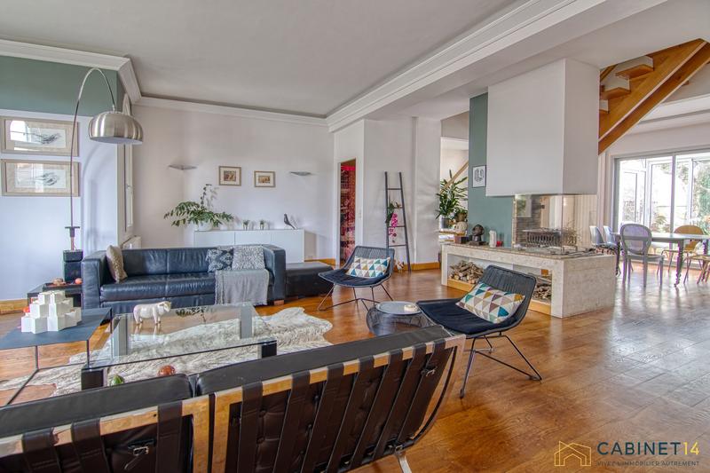 Maison - 342 m² - 9 pièces