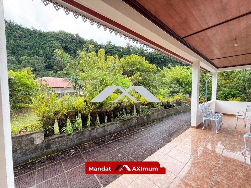 Maison - 400 m² - 10 pièces