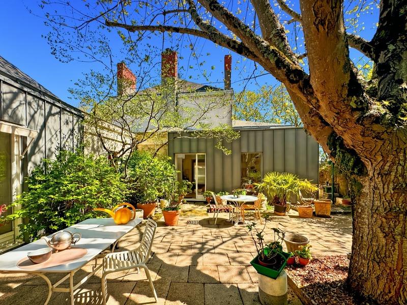 Maison - 300 m² - 8 pièces