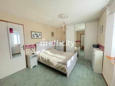 Appartement - 80 m² - 4 pièces