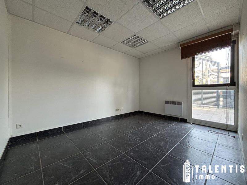 Local commercial - 60 m² - 2 pièces