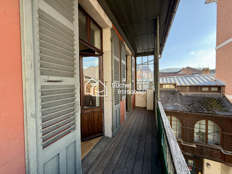 Appartement - 125 m² - 6 pièces