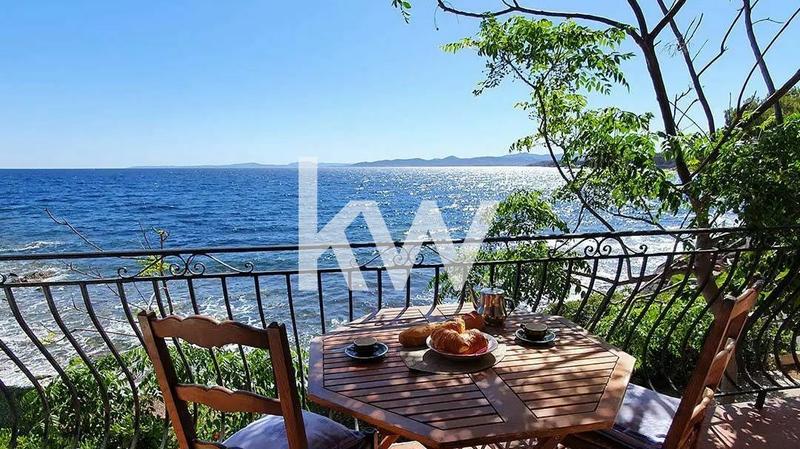 Maison - 234 m² - 11 pièces