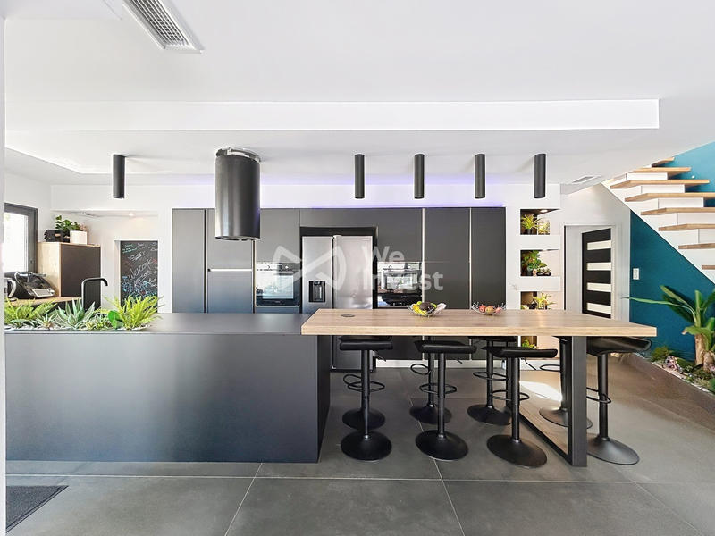 Villa - 220 m² - 5 pièces