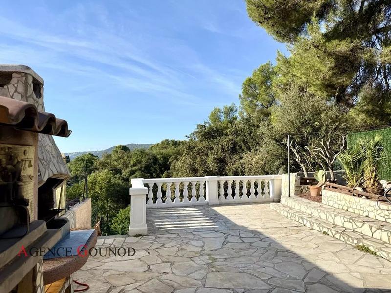 Maison - 91 m² - 5 pièces