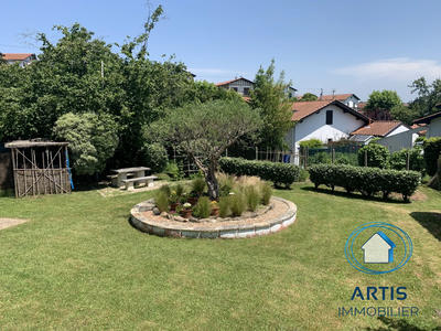 Maison - 210 m² - 8 pièces