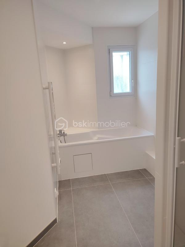 Appartement - 81 m² - 4 pièces