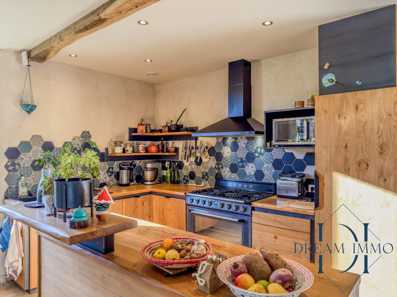 Maison - 217 m² - 6 pièces