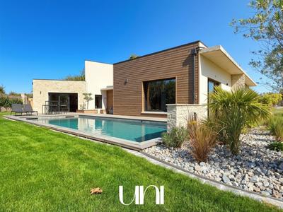 Maison - 300 m² - 6 pièces