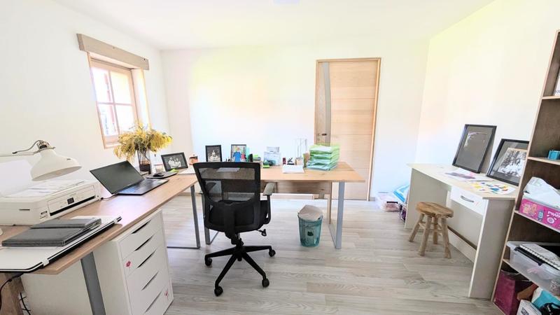 Maison - 258 m² - 9 pièces