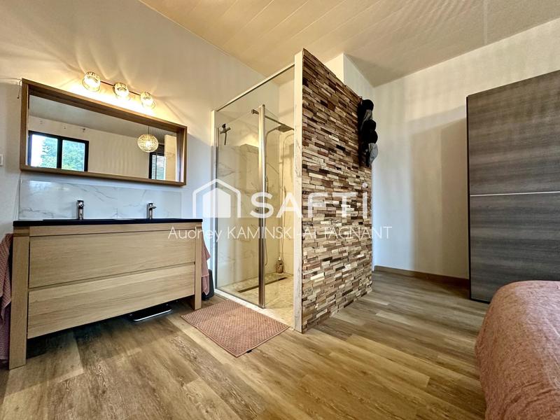 Maison - 268 m² - 9 pièces