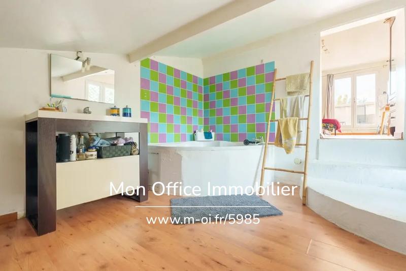 Maison - 210 m² - 6 pièces