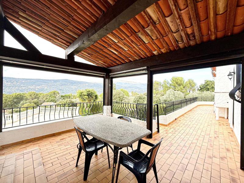 Maison - 200 m² - 6 pièces