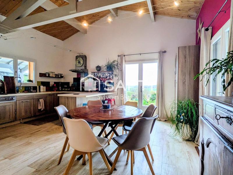 Maison - 140 m² - 5 pièces