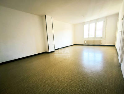 Maison - 82 m² - 5 pièces