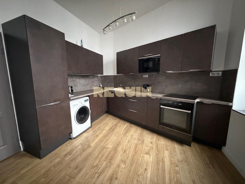 Appartement - 96 m² - 5 pièces