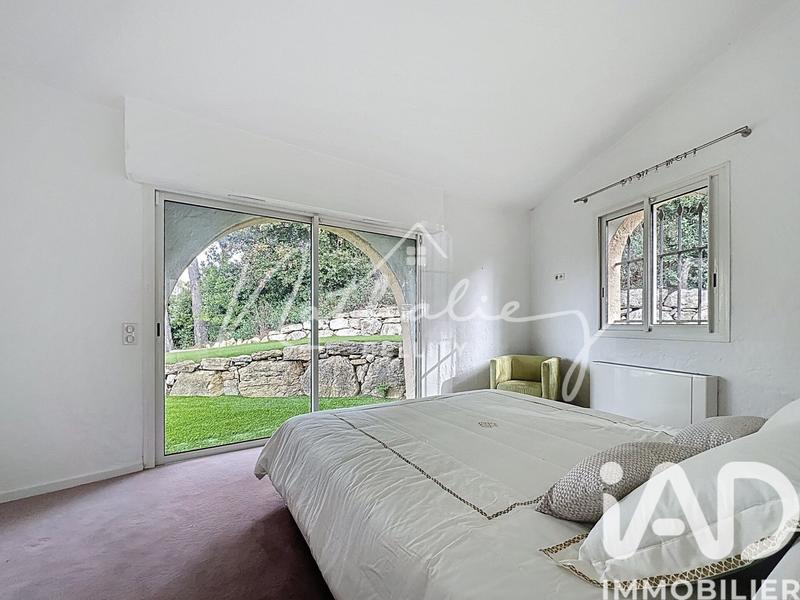 Maison - 550 m² - 13 pièces