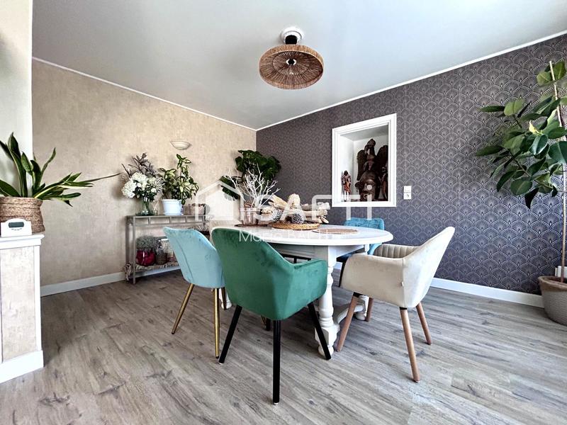 Maison - 240 m² - 5 pièces